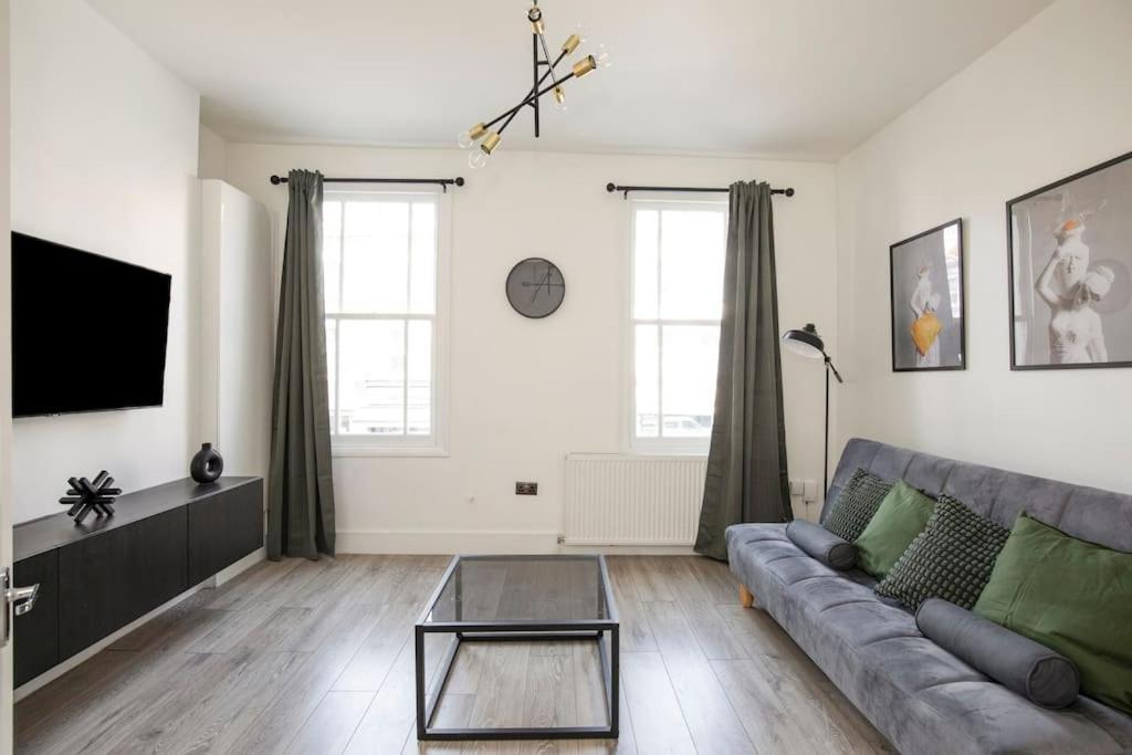 Spacious Serenity In The Heart Of Central Лондон Экстерьер фото